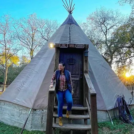 Villa Waterfront Teepee 0 - Bird Sings